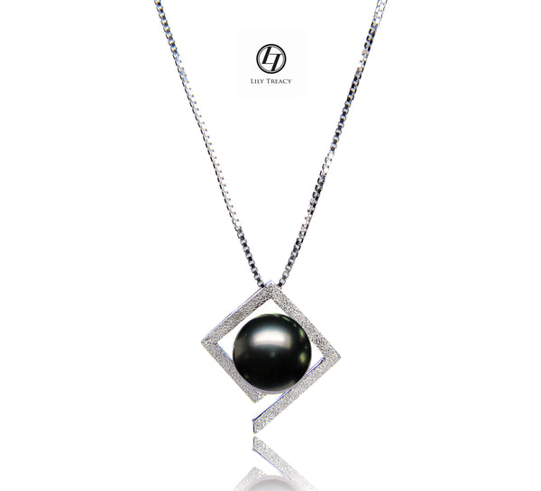 Lily Treacy Tahitian Pearl black pearl Solid White Gold Maria Pendant 10-11mm